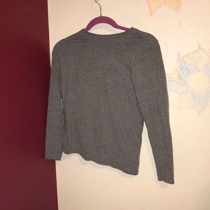 Basic grey shirt